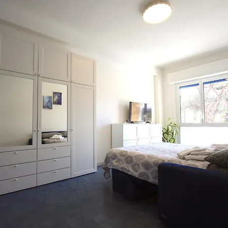 Casetta Up In Ostia Roma