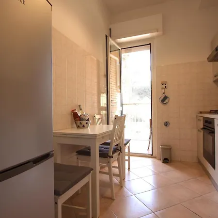 Casetta Up In Ostia *