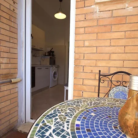 Casetta Up In Ostia Roma